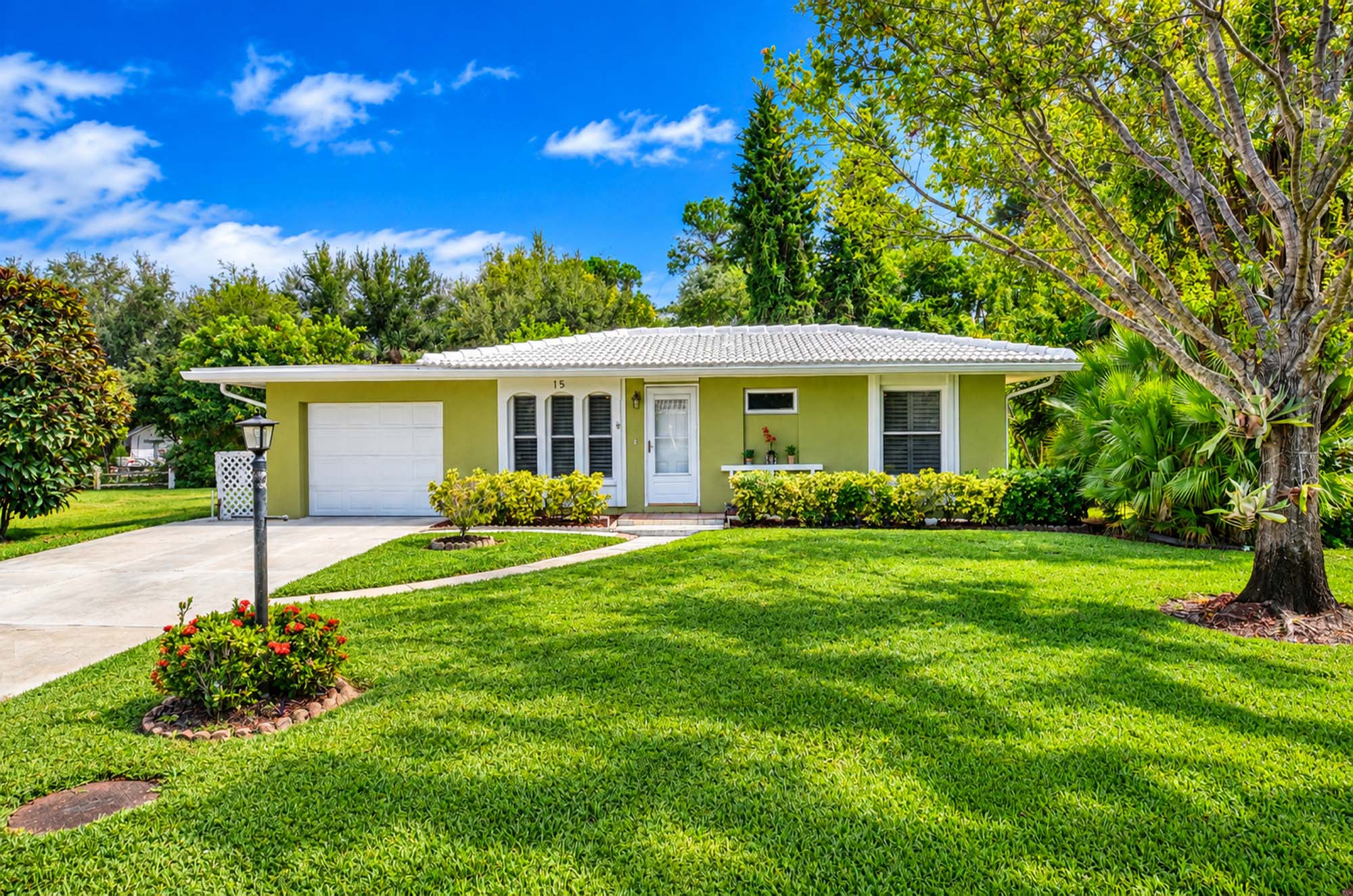15 Maui Cir, Naples, FL 34112 photo 1